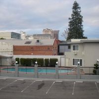 狭いですが、プールも有りました。