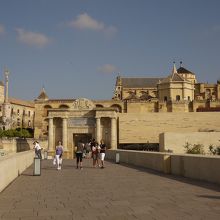 ローマ橋とメスキータ