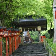 灯籠の階段が独特の雰囲気、是非足をのばして