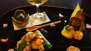 味・対応・ロケーション・庭園・品・センス、全て良いです