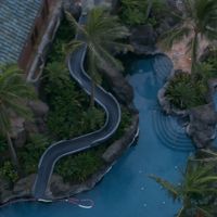 ヘルモアプールのスライダー