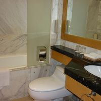 トイレは流れにくいのに、洗面の蛇口は勢い良すぎな水圧。