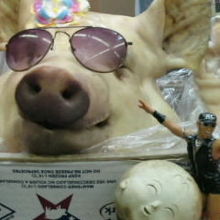 この豚のお店の名物は「トンタッキー」（笑）