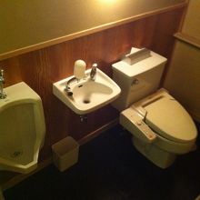 清涼の間のトイレは、広い！