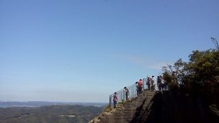 動きやすい靴で