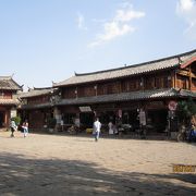 民宿やカフェが多い、旅行客の憩いの場