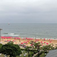 パラダイスホテルからの夏の浜辺