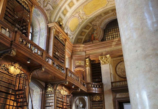 オーストリア国立図書館 プルンクザール クチコミ アクセス 営業時間 ウィーン フォートラベル