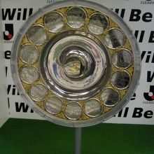 Jリーグ優勝銀皿が。
