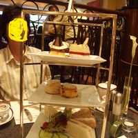 後ろの方にほかのお客さんが見えます