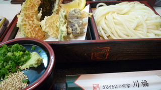 川福本店　ざるうどん宗家の老舗