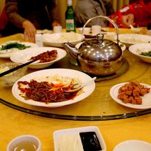 食べかけですがどの料理も旨い（炒飯は不味い）。