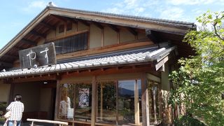 テイクアウト＆イートインコーナーがあり。