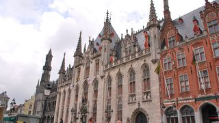 ブルージュで一番かっこいい建物。