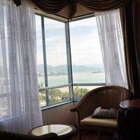 海と街が見渡せる