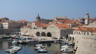 中世の面影のあるドブロブニークの城壁