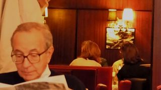 しっかり食事も出来る、居心地のいい伝統カフェハウス「CafeDiglas」