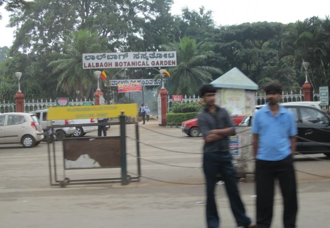 植物園というよりフラワーガーデン （Lalbagh Botanical Gardens）