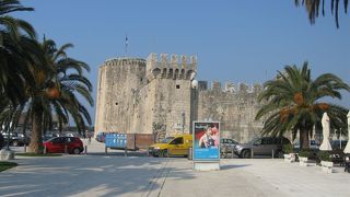 城砦のようなベネチア人の砦