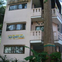 Ban Samet Hill