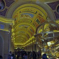 宿泊客には、この噴水の前で写真を撮ってくれるサービスあり。