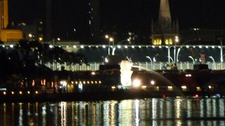 フラートンホテルとは地下でつながってる