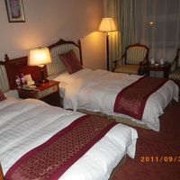 標準ツインルーム。２８平方mの広さ。無料インターネット有り