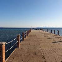 ホテル前のプライベートビーチの桟橋