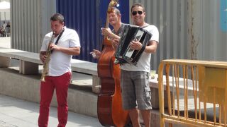 ソフィア王妃芸術センター：大ショック・・・日曜日は午後2時30分で閉館でした！