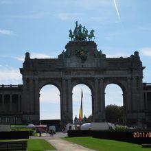 サンカントネール門（公園入り口）