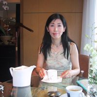 まずは、ロータスティーで喉を潤す