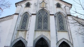 ステンドグラスが美しい