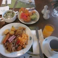 朝はビユッフェです