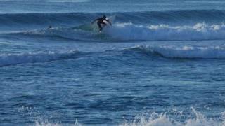 ビックウェーブが絵になるビーチ！