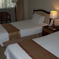 部屋は綺麗だが、大通り面し結構車の音がうるさい＞