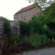 規模の小さな素朴なお城です