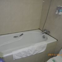 バスタブがついているのは日本人にはよいかも。