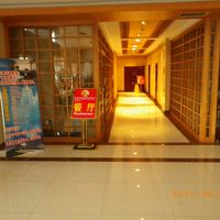 レストランは1階にあります。