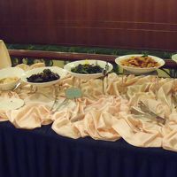 種類も豊富。お皿も直ぐに下げてくれる。