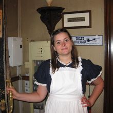 窓を開け閉めしてくれるメイドに成りすましたお姉さん☆