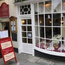 サリー・ランズは意外とこじんまりしている