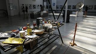 歴史博物館のボスニア・ヘルツェゴビナ紛争に関する展示は静かな迫力