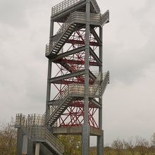 向かいの展望台