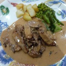 豚ヒレのエギュイエット マスタードソース