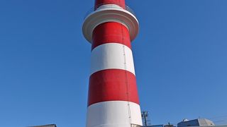 灯台の後ろにある南極越冬隊史料展示コーナーは中高年には懐かしい．