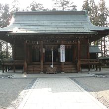 上杉謙信、上杉鷹山を祭神とする上杉神社