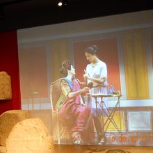 当時の生活を再現した映像が見られる