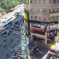 最上階から外を望む