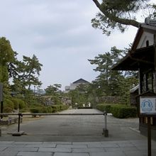 入り口。正直無料にしてもいいくらい…。