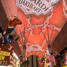 ストリップとは違った、ウキウキスル楽しさが！